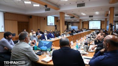 به گزارش شهر اکو724 به نقل از خبرنگار شهر، علیرضا زاکانی شهردار تهران طی احکام جدید شهرداران مناطق ۲۲ گانه شهر تهران را امضا کرد. براین اساس علی اصغر کمال زاده شهردار اسبق کرج را به عنوان شهردار منطقه ۴، رضا محمدی را به عنوان شهردار منطقه ۶، مهدی اخ الصنایع را به عنوان شهردار منطقه ۱۰ منصوب شدند.